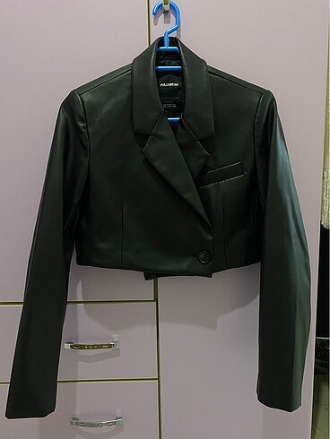 Pull and Bear Suni Deri Crop Blazer