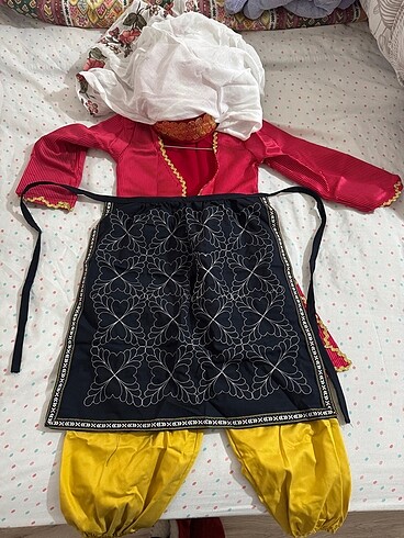 Diğer Folklor kıyafeti