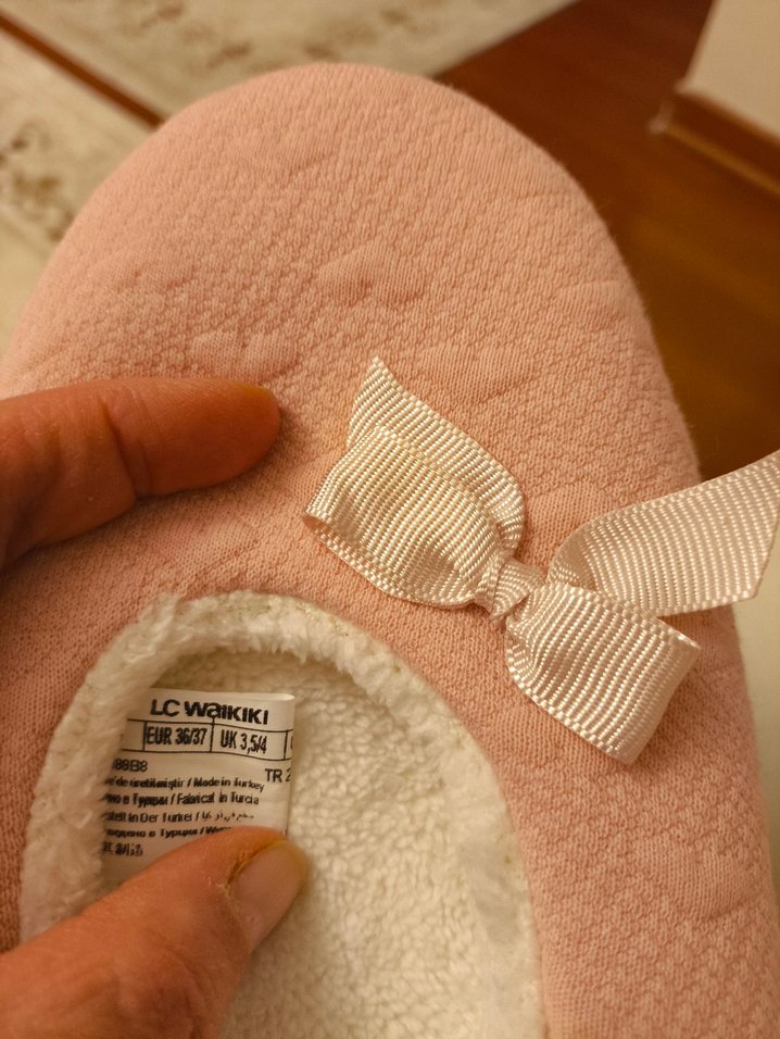 Lcw Pembe Fiyonklu Kadın Ev Terliği - Görsel 3