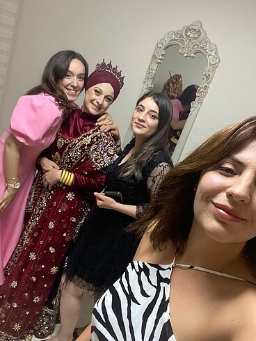 Pembe balon kol elbise