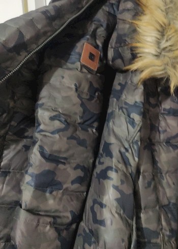 Kürk Detaylı Kamuflaj Desenli Kadın Ceket - Görsel 2