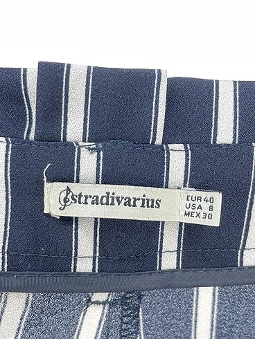 40 Beden çeşitli Renk Stradivarius Düz Kesim %70 İndirimli.