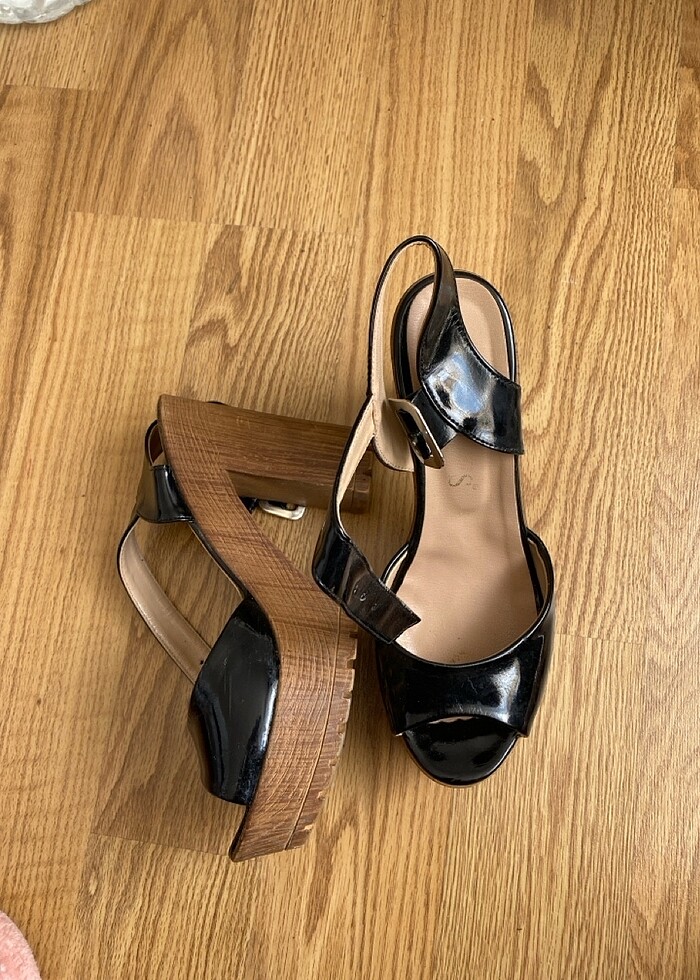 Topuklu ayakkabı - Görsel 3