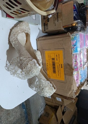 Dantel İşlemeli Beyaz Vintage Yüksek Topuklu Gelin Ayakkabısı - Görsel 4