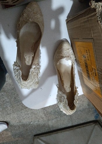 Dantel İşlemeli Beyaz Vintage Yüksek Topuklu Gelin Ayakkabısı - Görsel 5