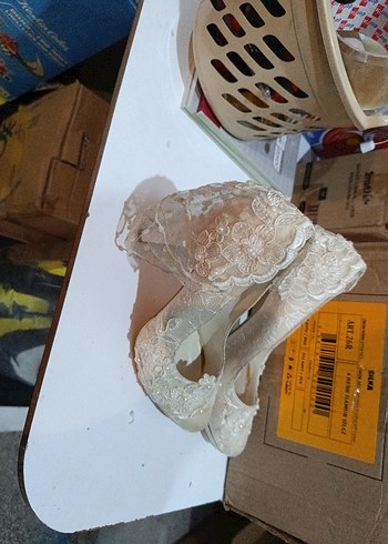 Dantel İşlemeli Beyaz Vintage Yüksek Topuklu Gelin Ayakkabısı - Görsel 3