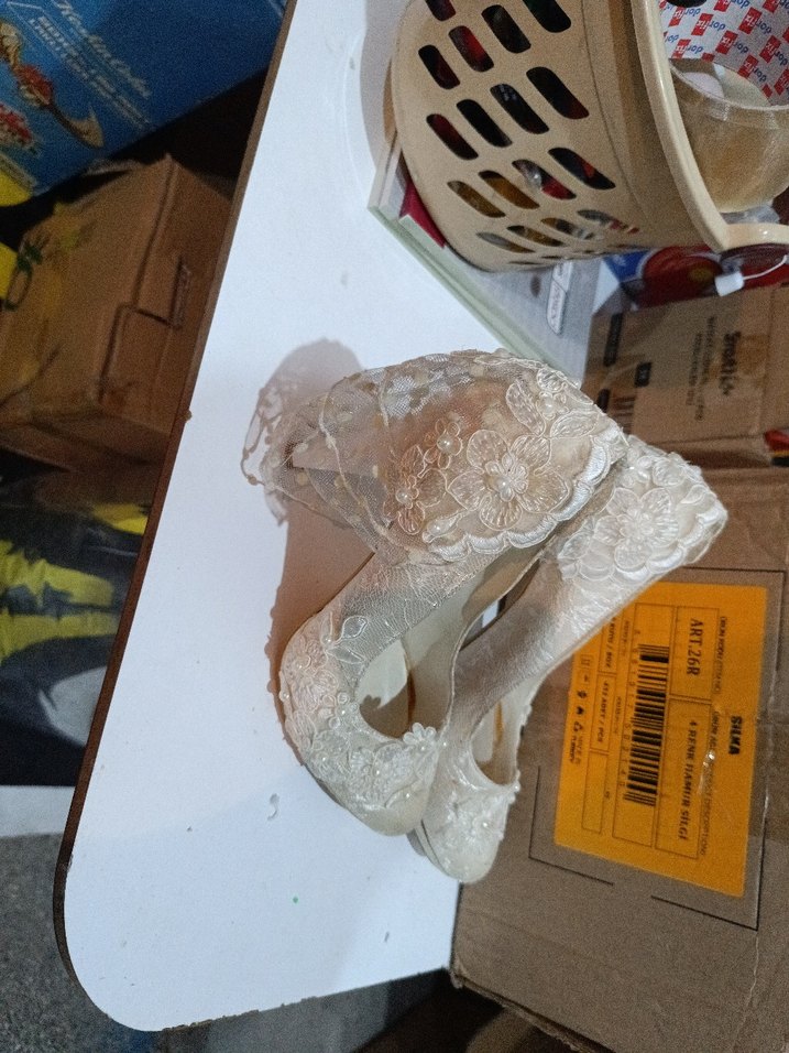 Dantel İşlemeli Beyaz Vintage Yüksek Topuklu Gelin Ayakkabısı - Görsel 3