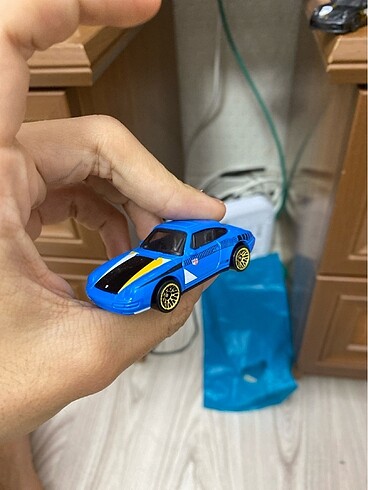 HOT WHEELS porche araba 1.64