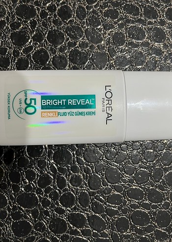 Loreal Paris Bright Reveal SPF 50 Renkli Güneş Kremi - Görsel 2