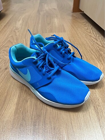 38,5 Beden Nike spor ayakkabı