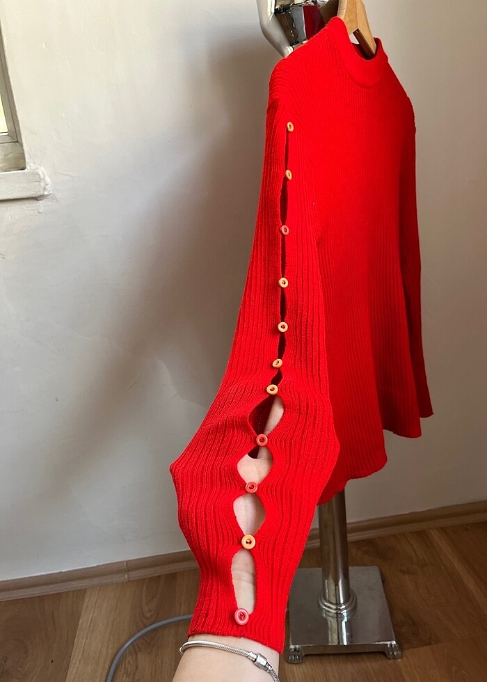 Kırmızı kazak - Görsel 2