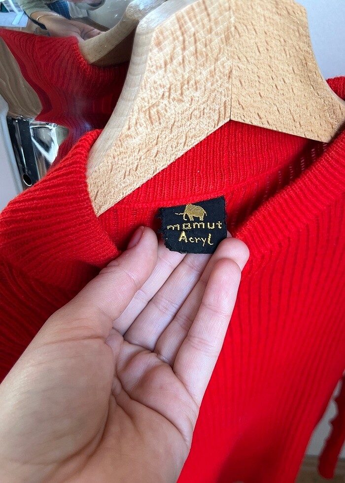 Kırmızı kazak - Görsel 3