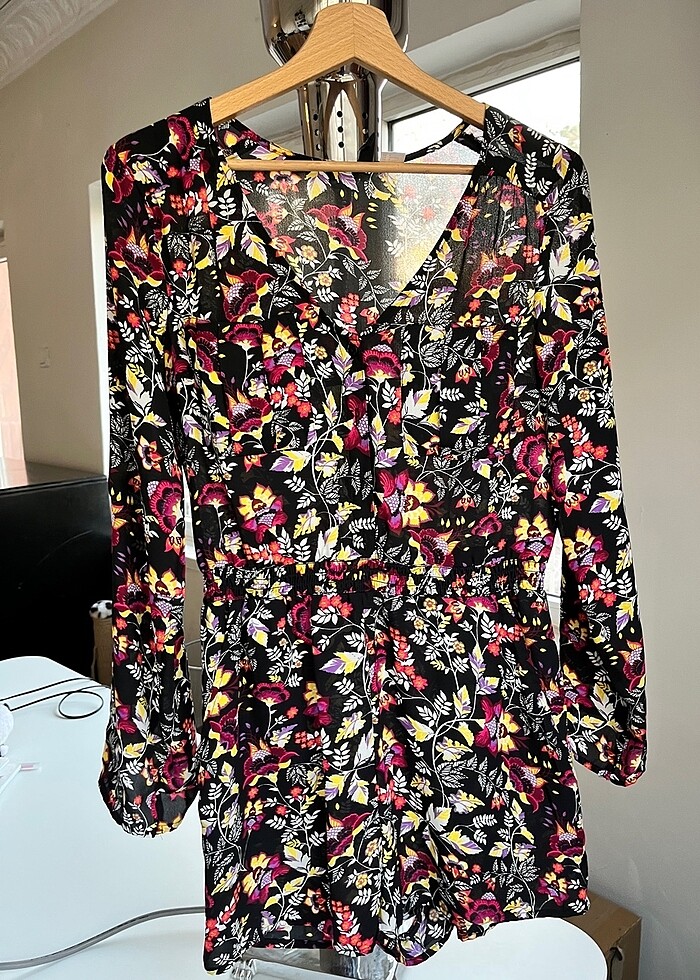 Çiçek desenli tulum - Görsel 5