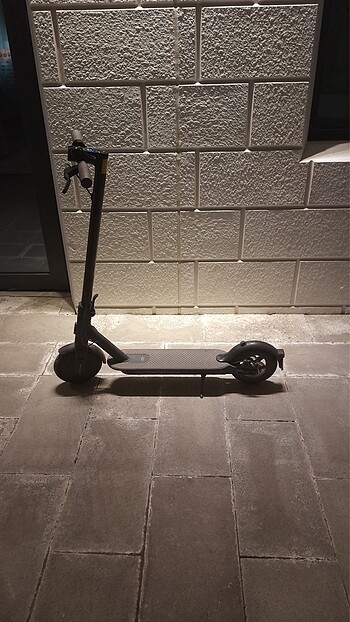 Elektrik li Scoter