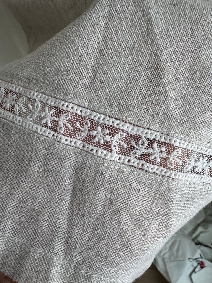 Kız Çocuk Bej Keten Nakışlı Elbise - Görsel 4