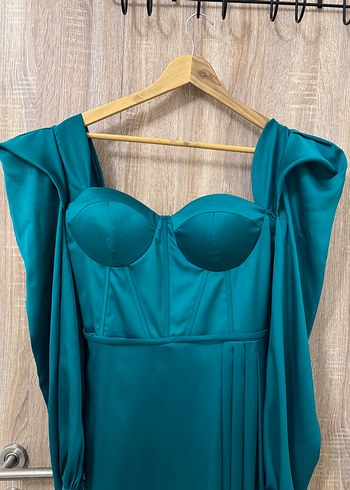 Uzun Parlak Turkuaz Straplez Abiye Elbise - Görsel 3