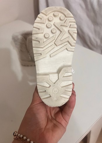 Kız Çocuk Gri Kürklü Sokak Stili Bot - Görsel 4