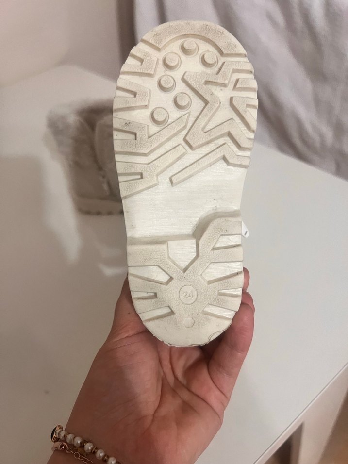 Kız Çocuk Gri Kürklü Sokak Stili Bot - Görsel 4