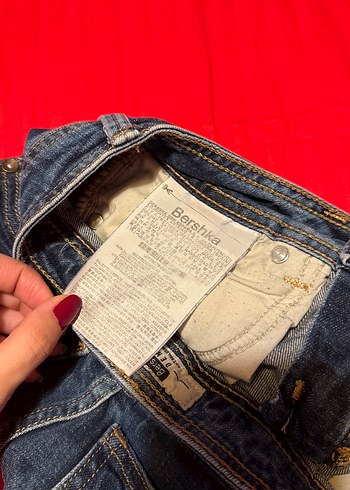 32 Beden kırmızı Renk Kadın Koyu Renk Yırtık Mini Kot Şort