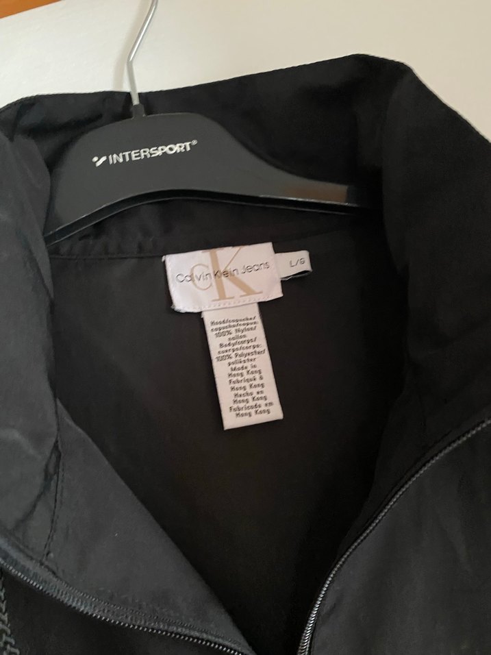 Yağmurluk az kullanılmış tertemiz orijinal değildir - Görsel 4