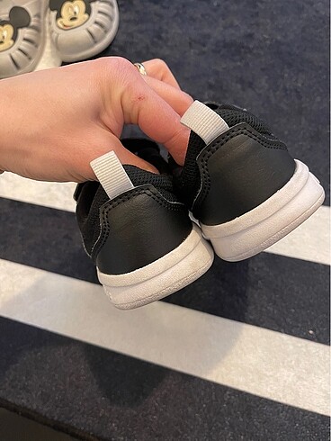 26 Beden Adidas Spor Ayakkabı