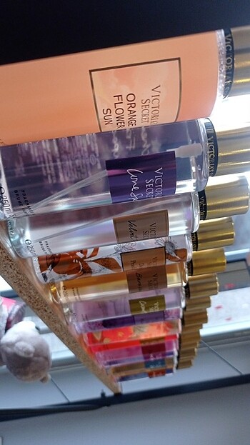 Victorias secret tum vucut spreyleri mevcud 