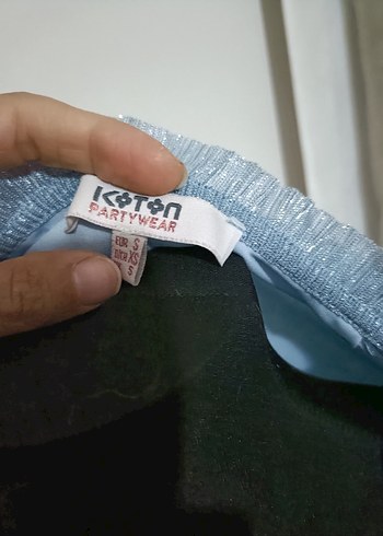 Mavi V Yaka Uzun Kollu Pilili Kadın Bluz - Görsel 4