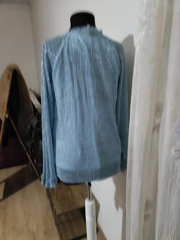 Mavi V Yaka Uzun Kollu Pilili Kadın Bluz - Görsel 5