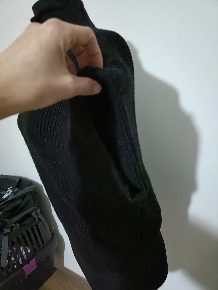 Siyah Yüksek Yakalı Örgü Kolsuz Kadın Kazak - Görsel 3