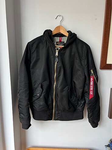Alpha Industries Siyah Mont