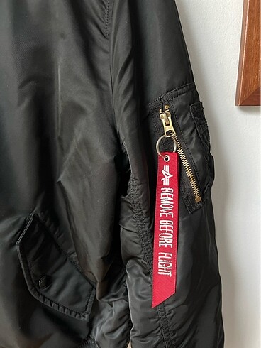 l Beden Alpha Industries Siyah Mont