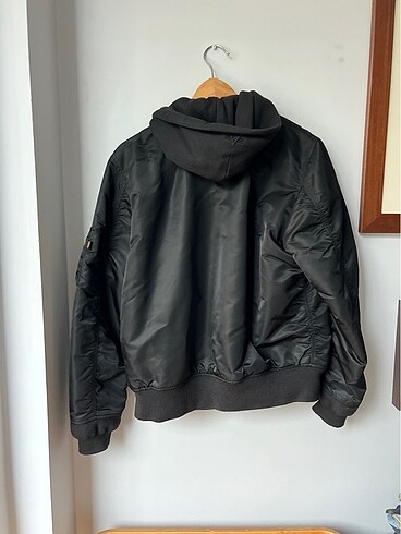 l Beden siyah Renk Alpha Industries Siyah Mont