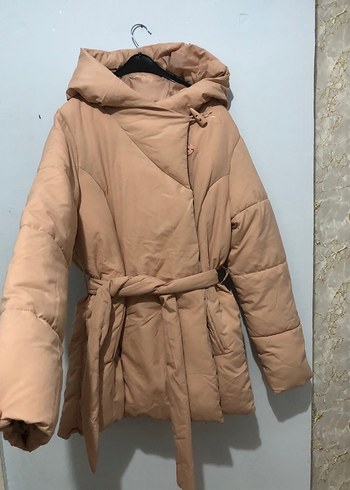 LC Waikiki Bej Kemerli Kadın Kışlık Mont