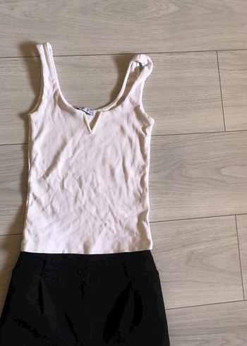 Zara Beyaz V Yaka Pamuklu Kadın Atlet