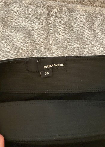 Siyah Pilili Mini Etek - Görsel 3