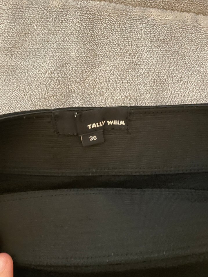 Siyah Pilili Mini Etek - Görsel 3