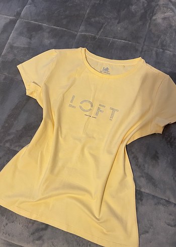 Sarı Baskılı Kadın Tişört - Görsel 3