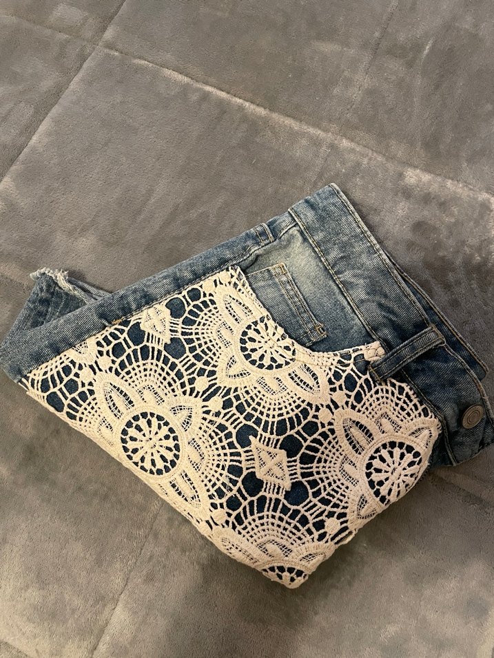 Dantel Detaylı Mavi Denim Mini Etek - Görsel 2