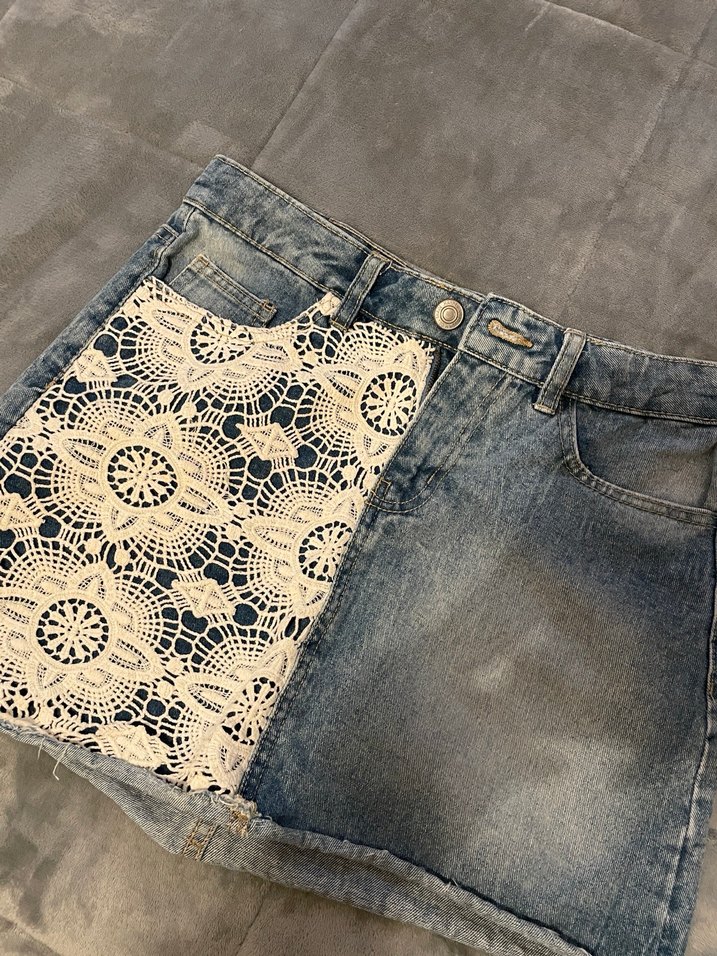 Dantel Detaylı Mavi Denim Mini Etek - Görsel 3