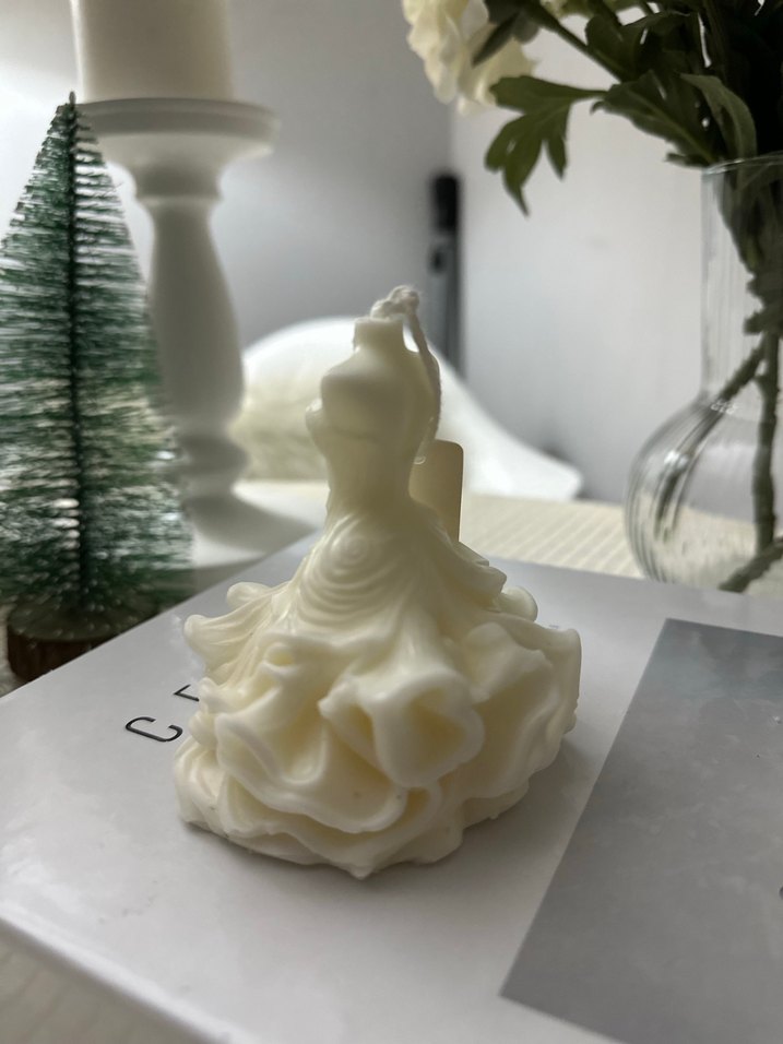 Beyaz Elbise Şeklinde Dekoratif Mum %100 soyawax - Görsel 5