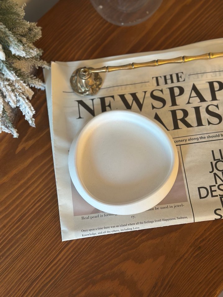 Beyaz Yuvarlak Dekoratif Tabak - Görsel 3