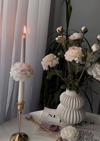 Beyaz Dekoratif şakayıklı şamdan mumu - Görsel 2