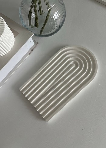 Beden Gri Beyaz Minimalist Merdiven Platformu
