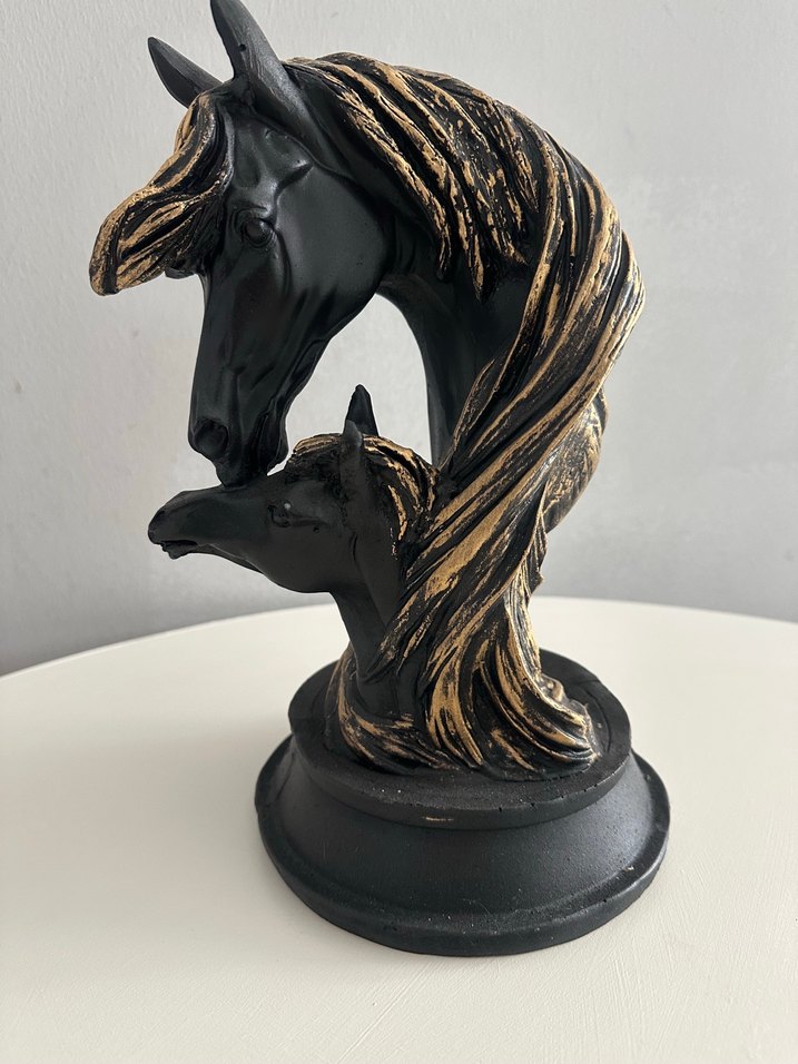 Siyah At Figürü - Görsel 5