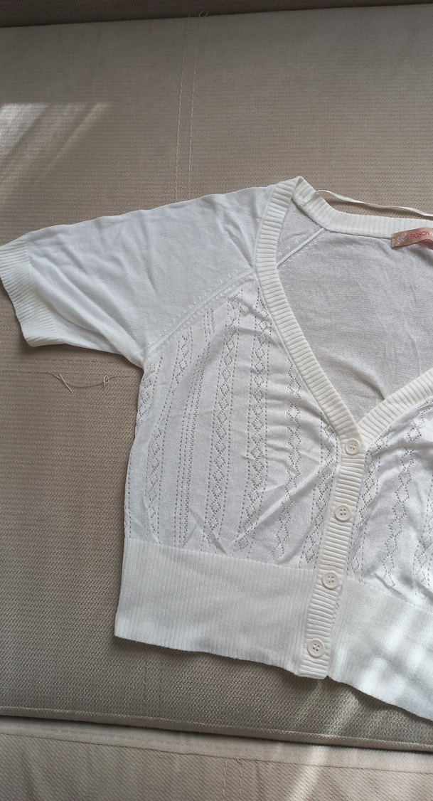 Kadın Beyaz V Yaka Örgü Kısa Kollu Hırka - Görsel 4