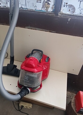 Elektrolüx marka elektrikli süpürge 