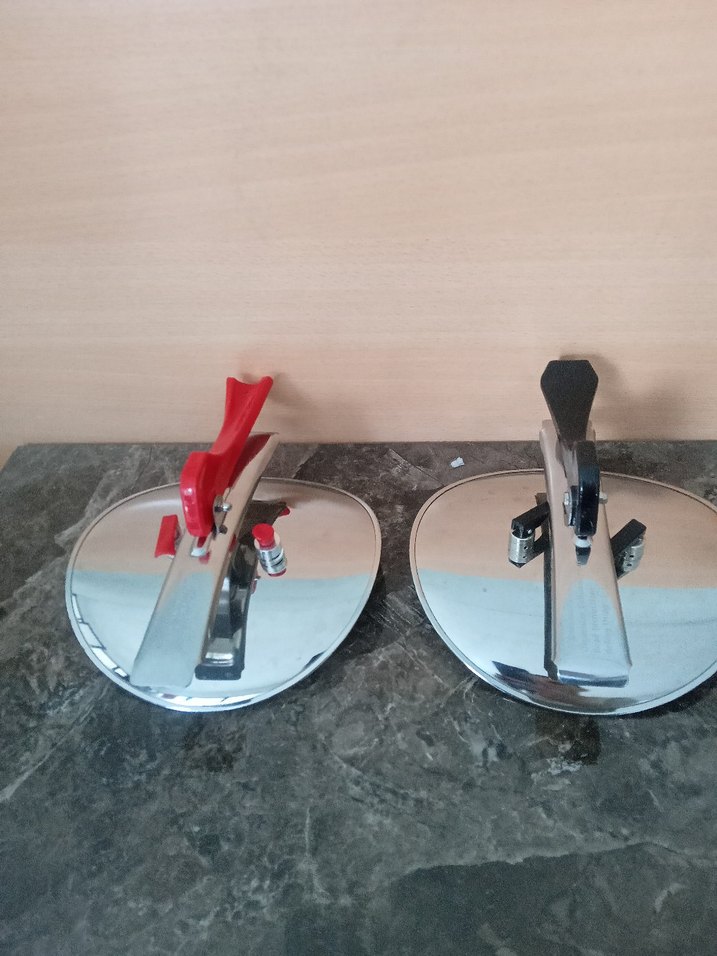 Kırmızı ve Gri Saplı  düdüklü Tencere Kapakları - Görsel 2