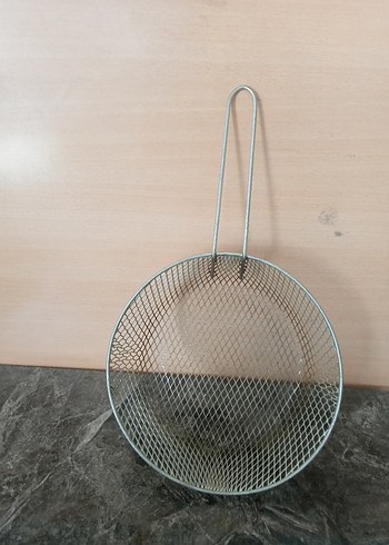 Gri Metal Süzgeç Kepçe