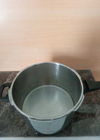 Bej Saplı Gri Tencere
