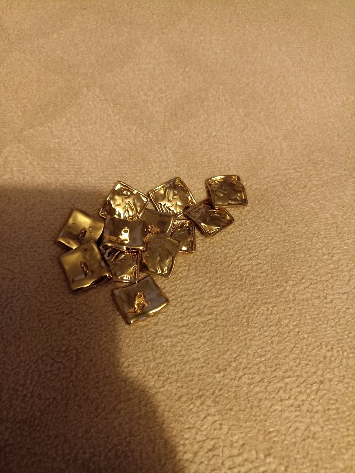 Parlak Altın Renkli metal düğmeler.13 adet - Görsel 2